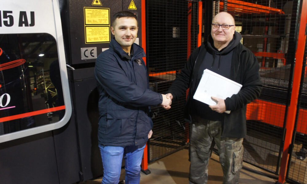 Unifabs Employee Waldek celebrates achieving 10 years' service